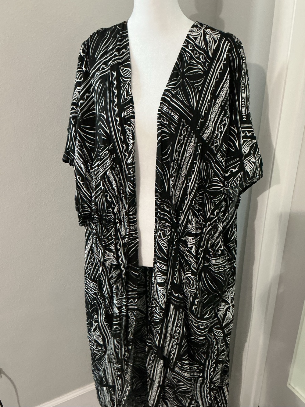 NWT Tanoa Hawaii Tribal Print Kimono Duster Cardigan With Optional Waist Tie OS